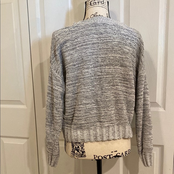 Chic Gray Cable Knit Patterned Crew Neck Sweater size Large - Picture 5 of 7